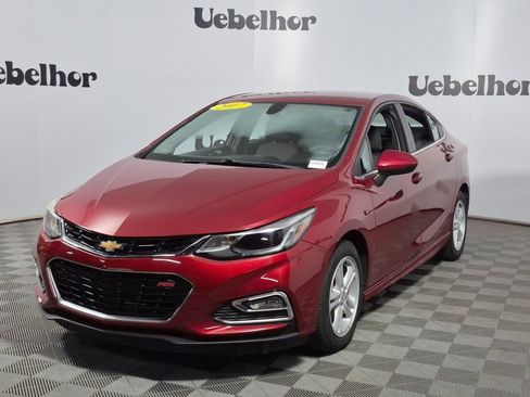 Used 2017 Chevrolet Cruze LT w/ Convenience Package image 3