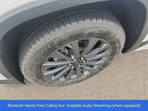Used 2023 Chevrolet Traverse RS AWD/4WD image 10