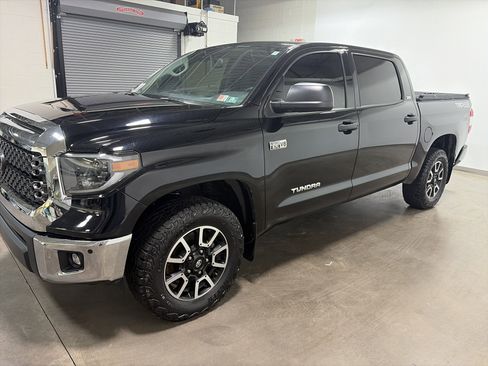 Used 2020 Toyota Tundra SR5 w/ TRD Off-Road Package AWD/4WD image 6