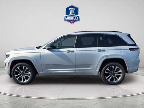 Certified 2022 Jeep Grand Cherokee Overland w/ Luxury Tech Group IV AWD/4WD image 5