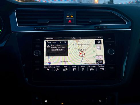 Used 2018 Volkswagen Tiguan SEL image 33