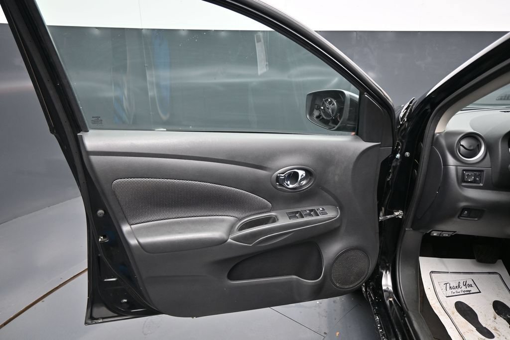 Used 2019 Nissan Versa SV FWD image 10