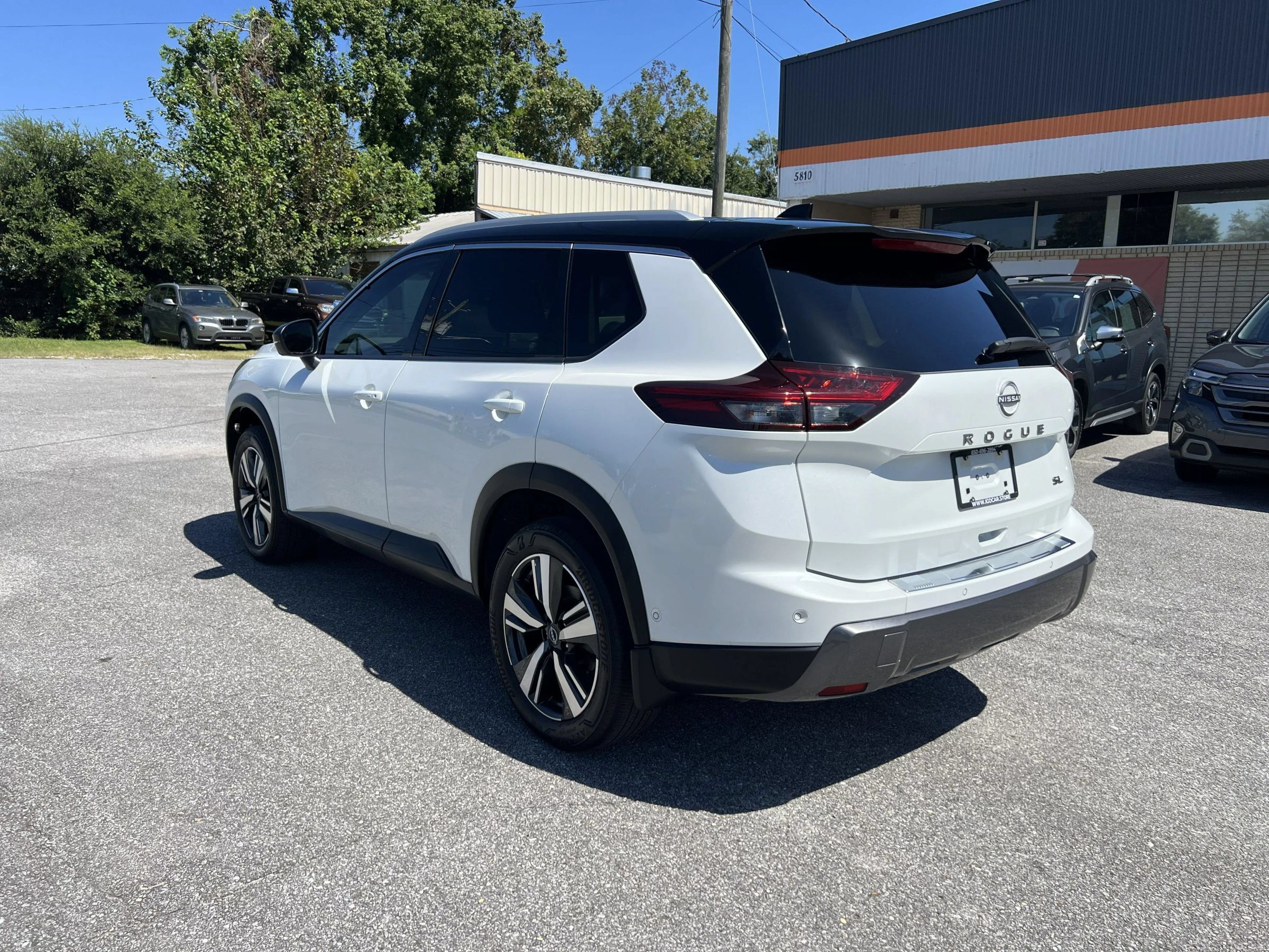 Used 2024 Nissan Rogue SL w/ SL Premium Package FWD image 7