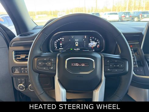 Used 2023 GMC Yukon XL SLT w/ SLT Luxury Package image 20