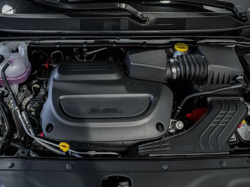 New 2026 Chrysler Pacifica Limited image 19