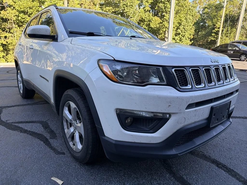 Used 2018 Jeep Compass Latitude w/ Popular Equipment Group AWD/4WD image 5