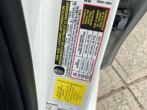 Used 2015 Toyota Corolla LE image 31