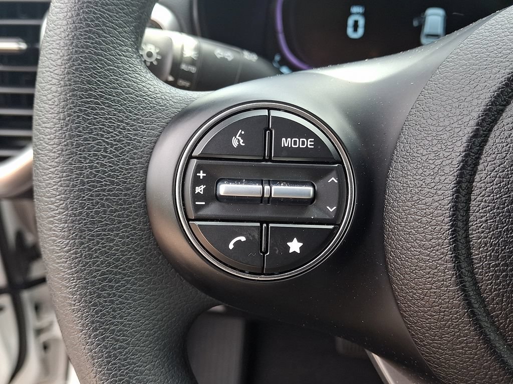 Certified 2025 Kia Soul LX w/ LX Technology Package FWD image 23