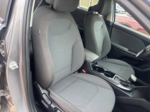 Used 2025 Kia K4 FWD image 35