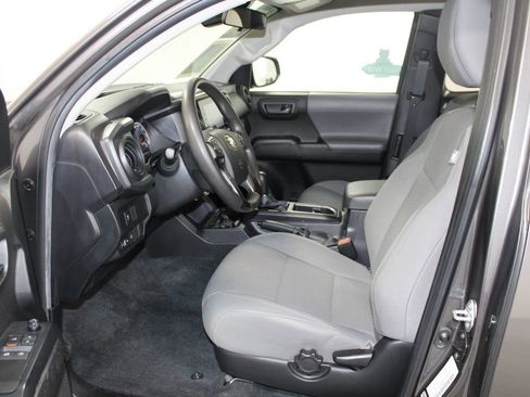 Used 2022 Toyota Tacoma SR image 19