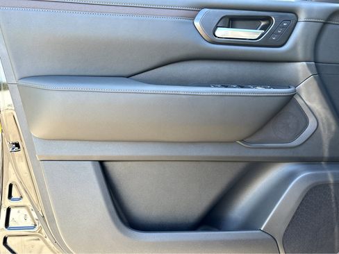 New 2026 Nissan Armada SL image 18