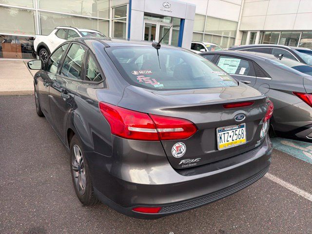 Used 2018 Ford Focus SE w/ SE Appearance Package FWD image 7