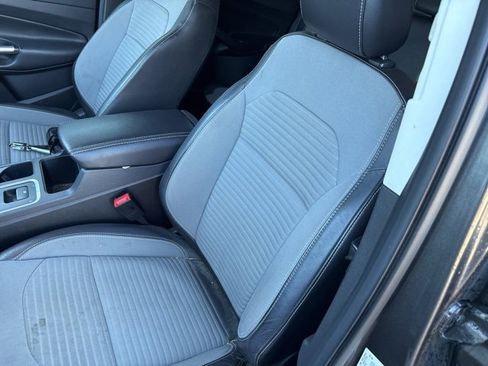 Used 2018 Ford Escape SE w/ SE Sport Appearance Package image 15