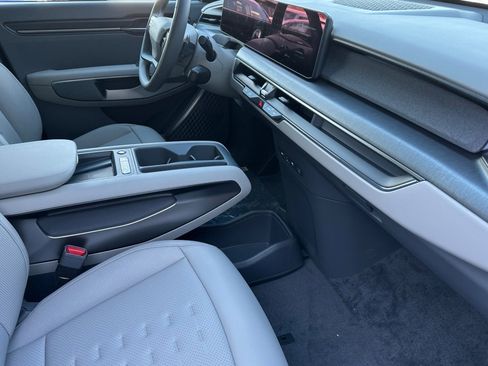 New 2026 Kia EV9 Wind image 17