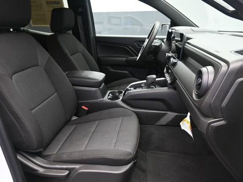 Used 2024 Chevrolet Colorado Trail Boss w/ Technology Package AWD/4WD image 36