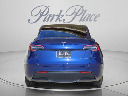 Used 2022 Tesla Model Y Long Range AWD/4WD image 4