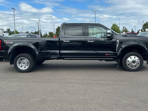 Used 2023 Ford F450 Platinum w/ FX4 Off-Road Package AWD/4WD image 3