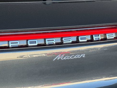 Certified 2026 Porsche Macan AWD/4WD image 20