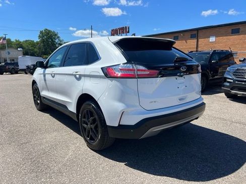 Certified 2024 Ford Edge SEL w/ Convenience Package AWD/4WD image 6