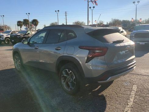 Used 2025 Chevrolet Trax LT image 6