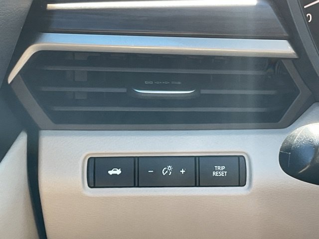 Used 2025 Nissan Altima 2.5 SV FWD image 31