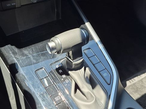 Used 2025 Kia Niro LX FWD image 20