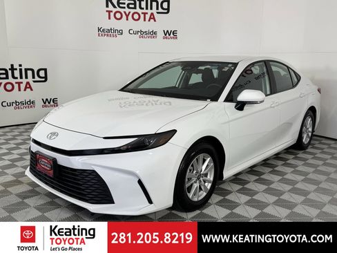 Certified 2025 Toyota Camry LE image 9