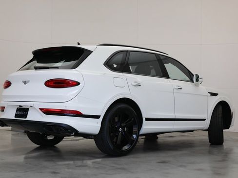 New 2024 Bentley Bentayga image 2