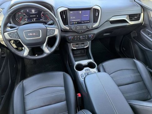 Used 2022 GMC Terrain Denali w/ Denali Premium Package image 12