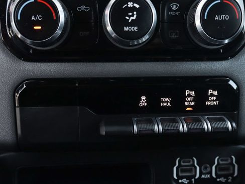 Used 2021 RAM 1500 Laramie AWD/4WD image 40