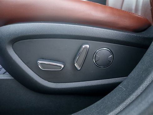 Used 2018 Lincoln MKX Reserve image 22