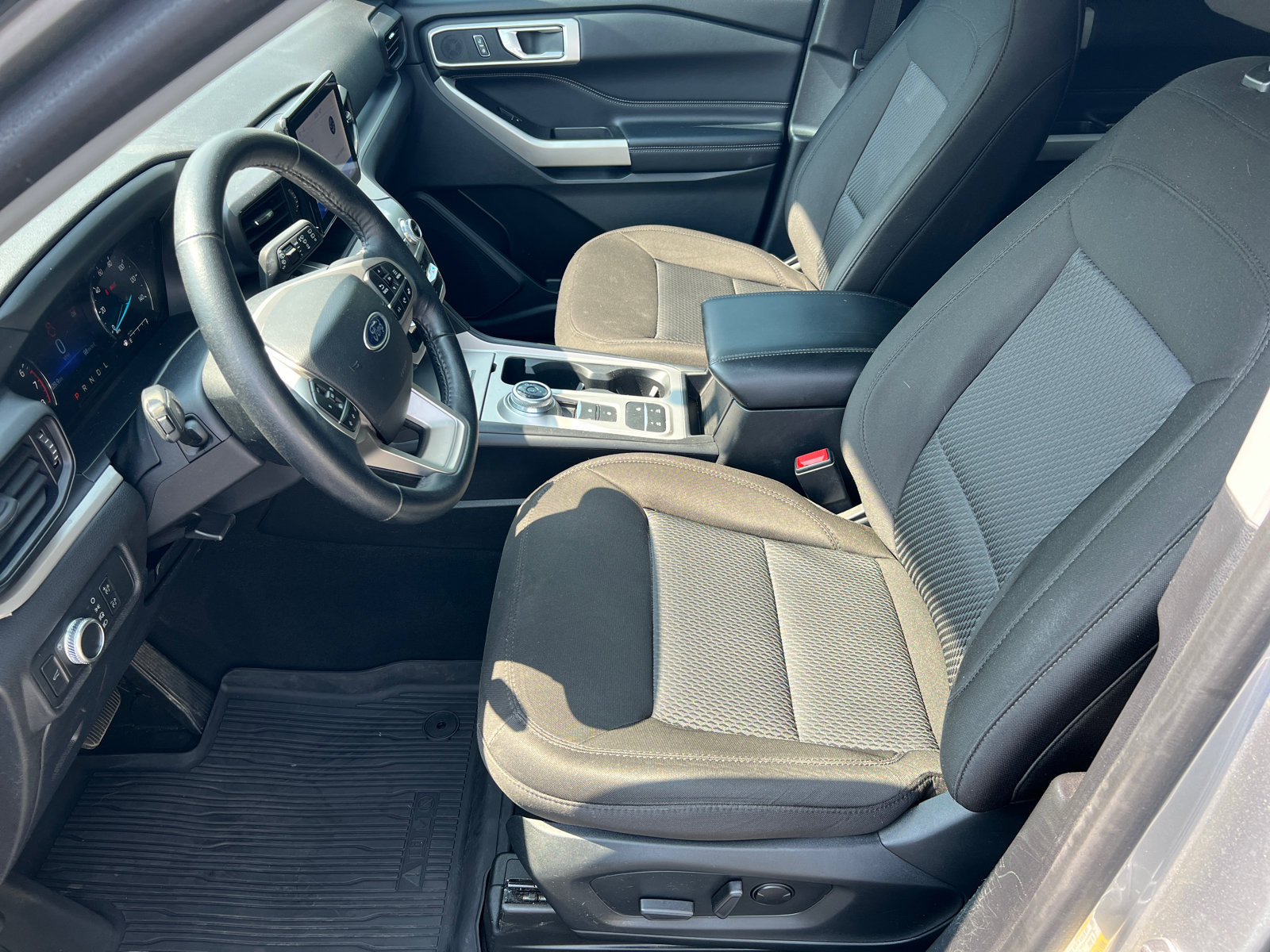 Used 2022 Ford Explorer XLT RWD image 11