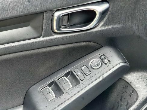 Used 2022 Honda Civic Sport image 14