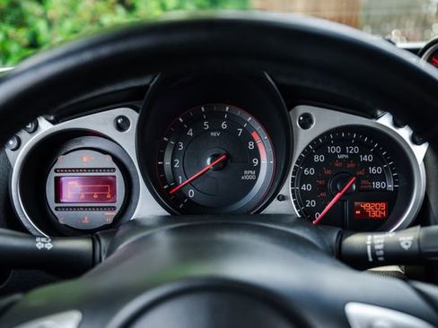 Used 2013 Nissan 370Z Coupe RWD image 9
