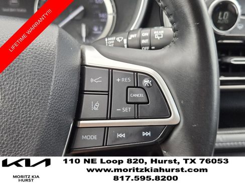 Used 2022 Toyota Highlander XLE FWD image 23