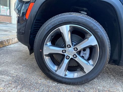 New 2024 Jeep Grand Cherokee Limited 4xe w/ Luxury Tech Group II image 11