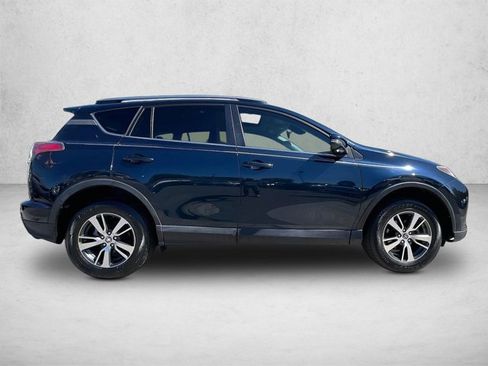 Used 2018 Toyota RAV4 XLE image 5