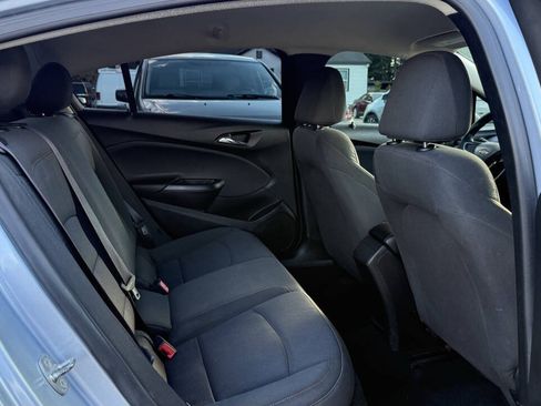 Used 2017 Chevrolet Cruze LS FWD image 15