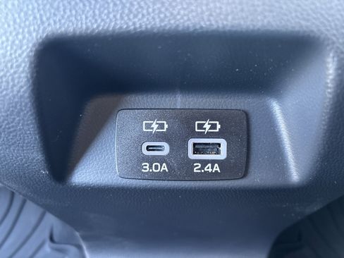 Used 2025 Subaru Crosstrek 2.0i Premium image 13