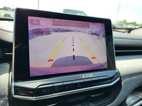 Certified 2024 Jeep Compass Latitude image 20