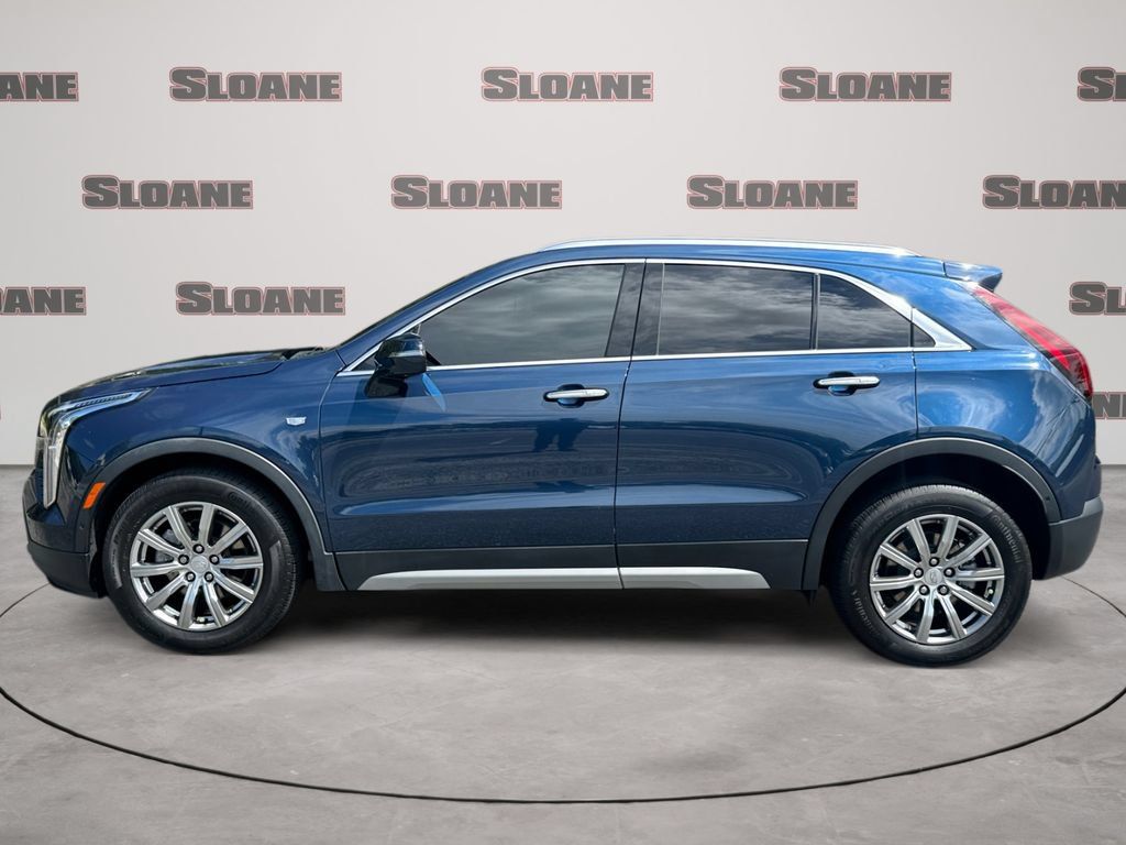 Used 2022 Cadillac XT4 Premium Luxury w/ Enhanced Visibility Package AWD/4WD image 2