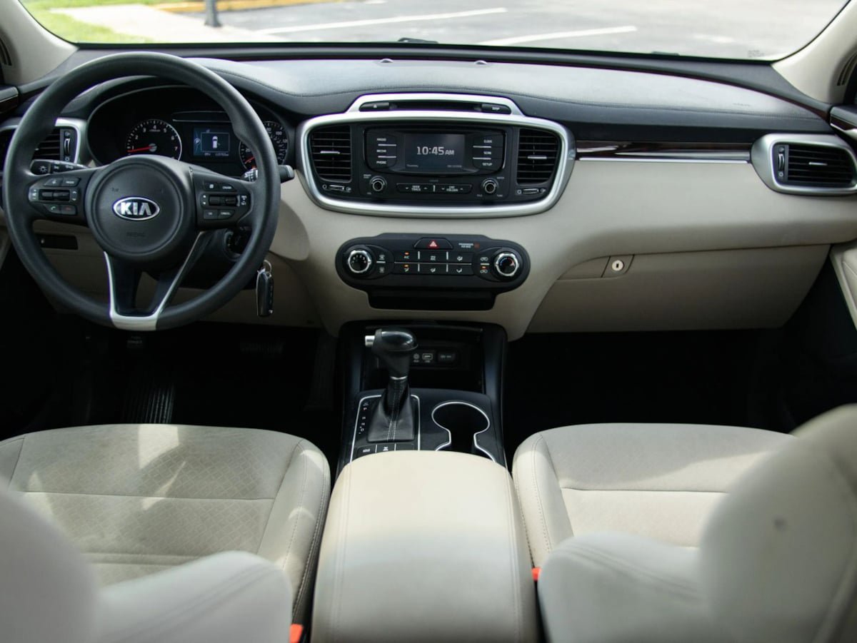 Used 2017 Kia Sorento AWD image 27