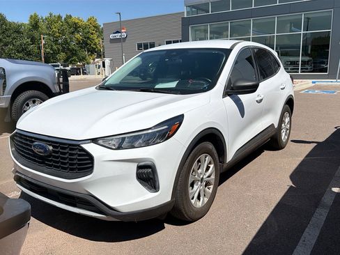 Used 2023 Ford Escape Active w/ Tech Pack #1 FWD image 1