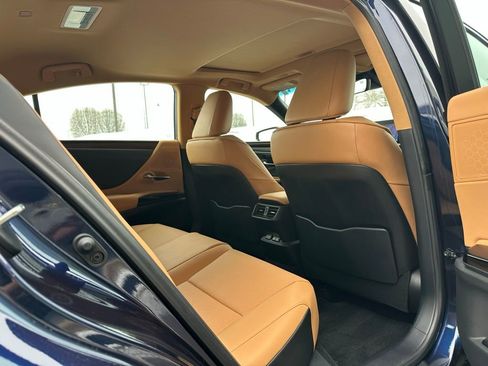 Used 2024 Lexus ES 350 w/ Premium Package image 25