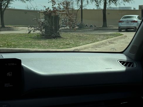 Used 2025 Kia K4 LXS image 37