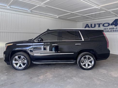 Used 2016 Cadillac Escalade Luxury RWD image 8