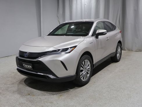 Used 2021 Toyota Venza XLE w/ Softex Package AWD/4WD image 8