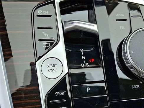 Certified 2026 BMW X5 xDrive50e w/ M Sport Package image 11