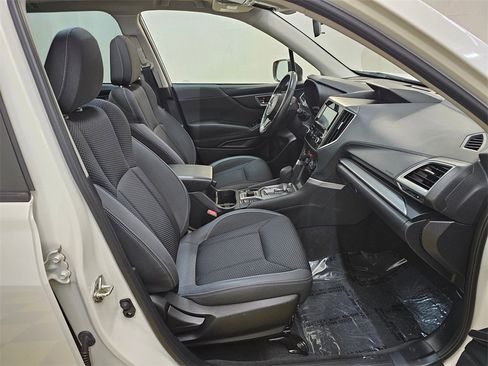 Used 2021 Subaru Forester Premium image 11