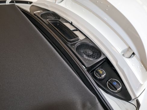 Used 2015 Porsche 911 Turbo S w/ High-end Infotainment Package AWD/4WD image 43